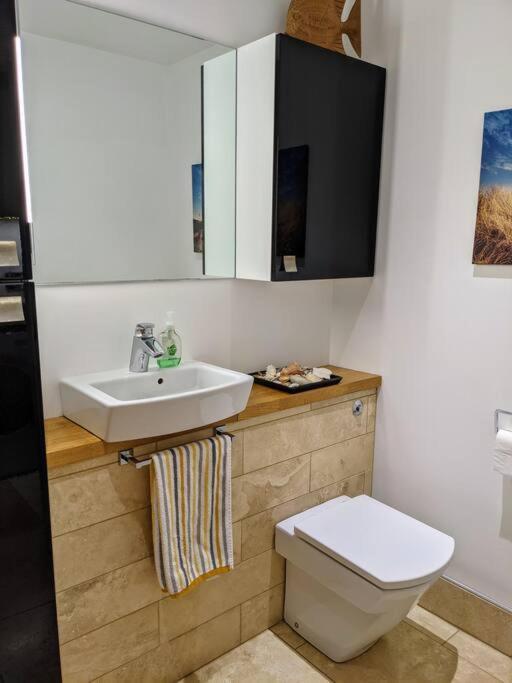 Detached 4 Bedroom Luxury Home Галифакс Экстерьер фото